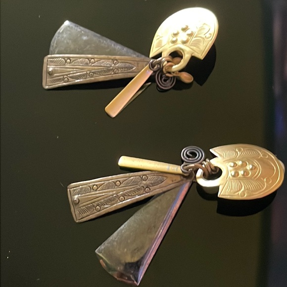 Gold Dangle Earring Pair - Picture 7 of 8